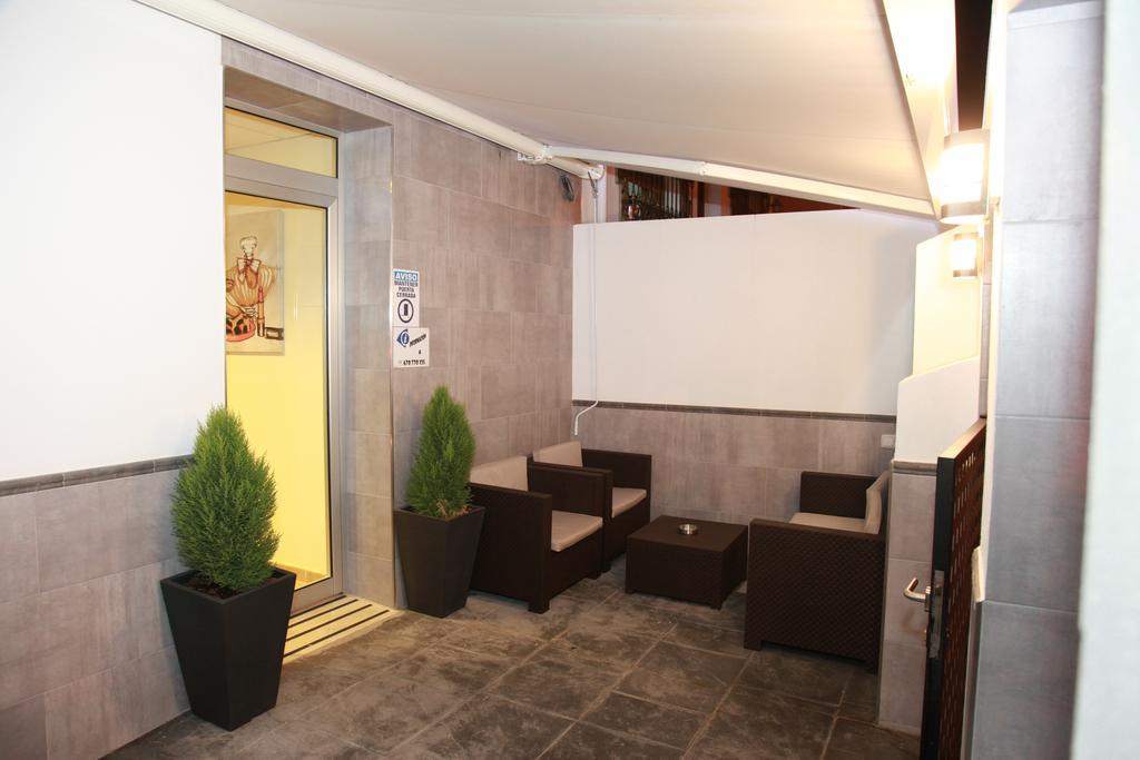 Hostal Dona Manuela Малага Экстерьер фото